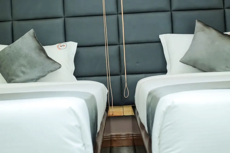 Deluxe Twin room with balcony