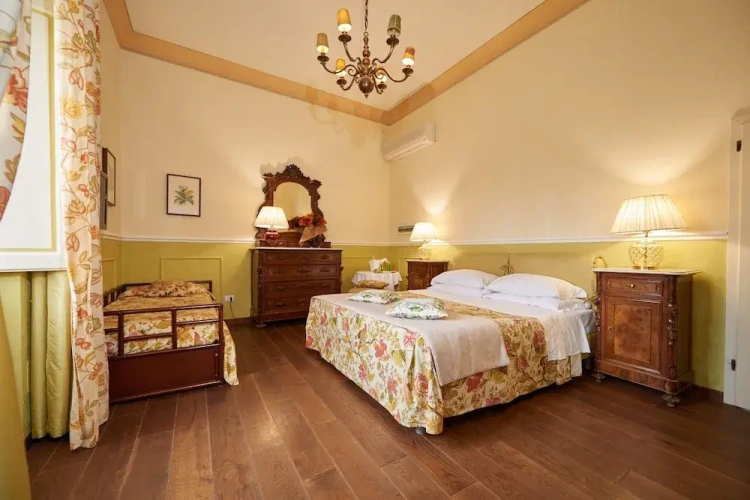 Superior Triple room