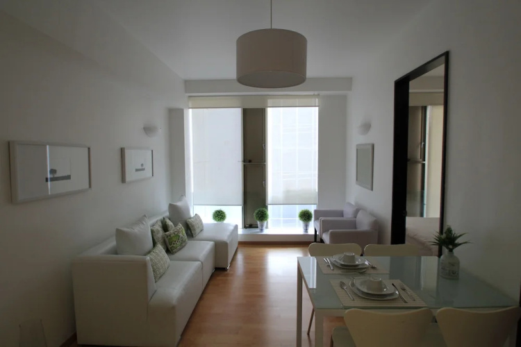 Apartment Downtown 325