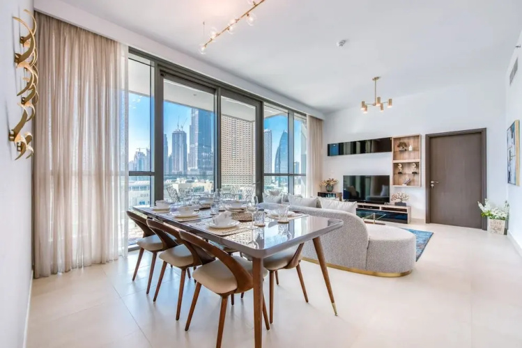 1205 Downtown Views