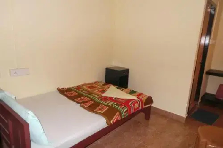 Ceepee's Holiday Inn