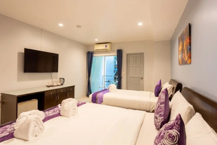 Triple Family Suite with garden view