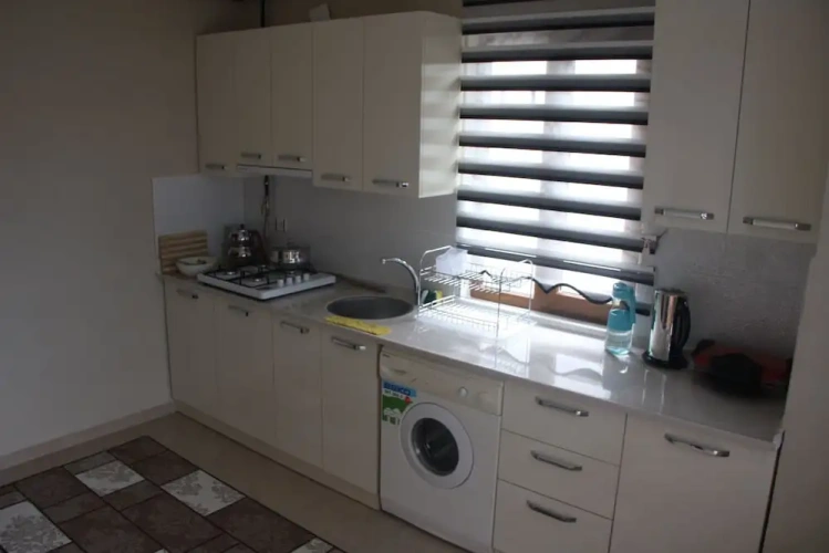 3 Bedrooms Apartment