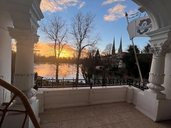 Standard Double room with balcony and with lake view