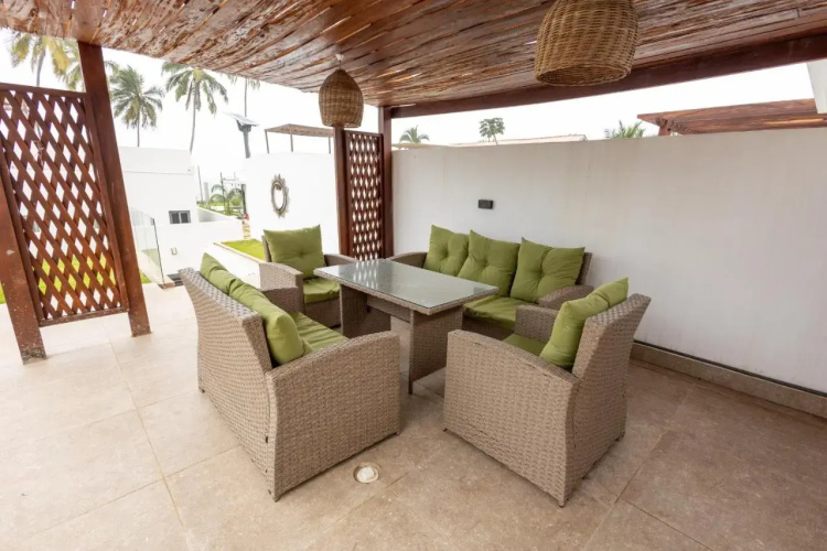 Tills Beach Resort