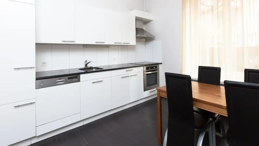 2 Bedrooms Apartment