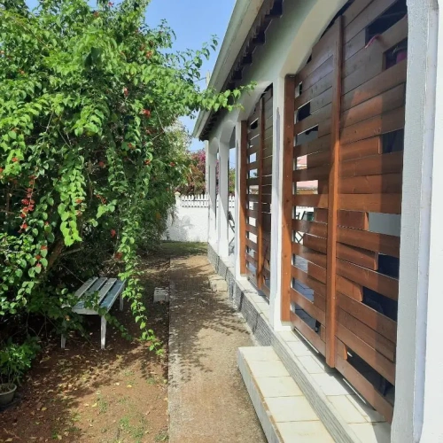 2 Bedrooms Cottage
