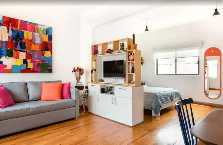 Hip, Colorful Studio with Patio in Roma Norte