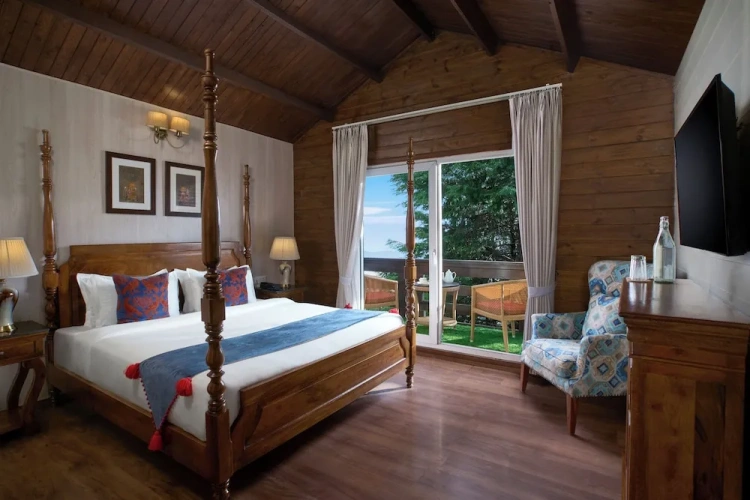Deluxe room with balcony and with land view