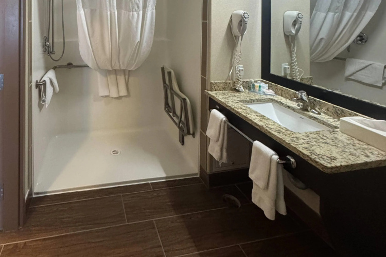 Comfort Inn & Suites photo 10