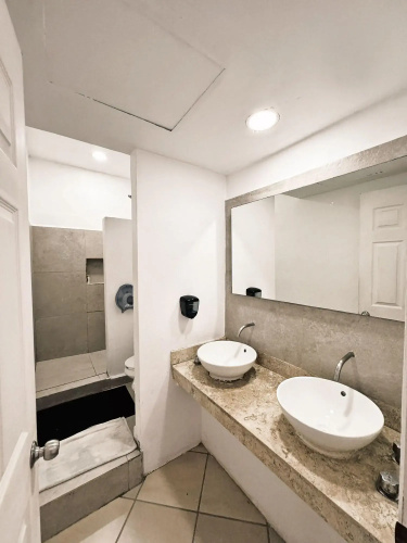 3B| Wellness Hotel & Hostel