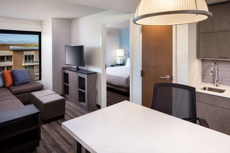 1 Bedroom Suite