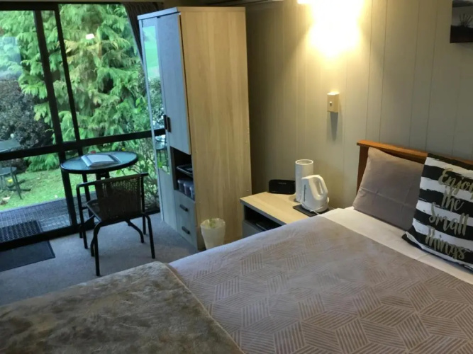 Waitomo Caves Guest Lodge