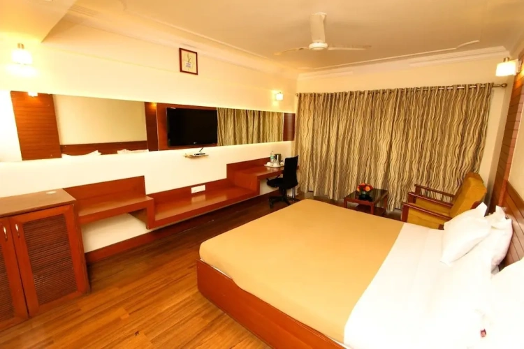 1 Bedroom Deluxe Double room with garden view