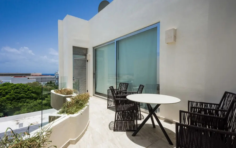 Penthouse Skyline 2BR 2BathR & Balconies