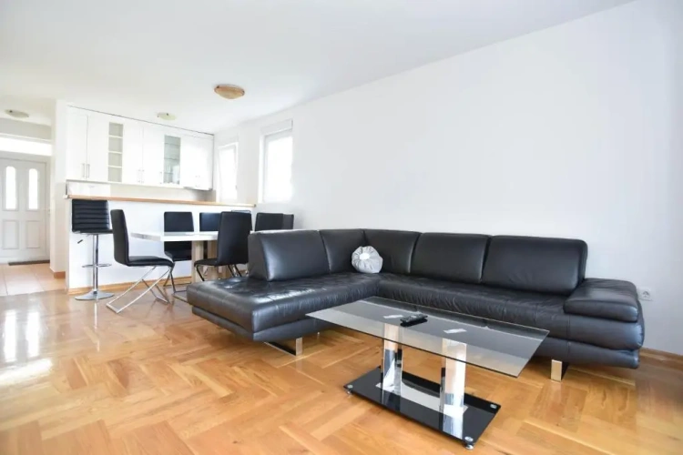 2 Bedrooms Luxury Apartment with view