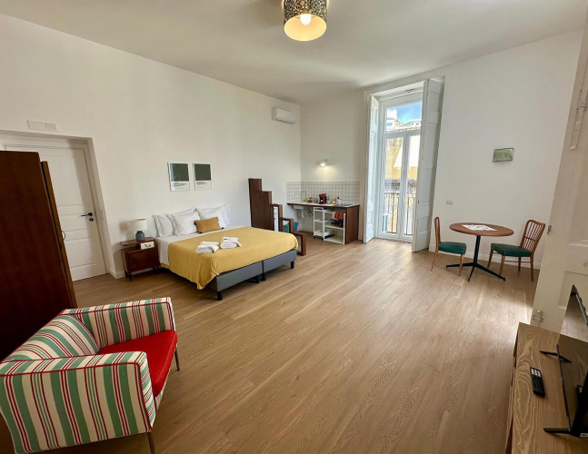 LA Romantique Apartments