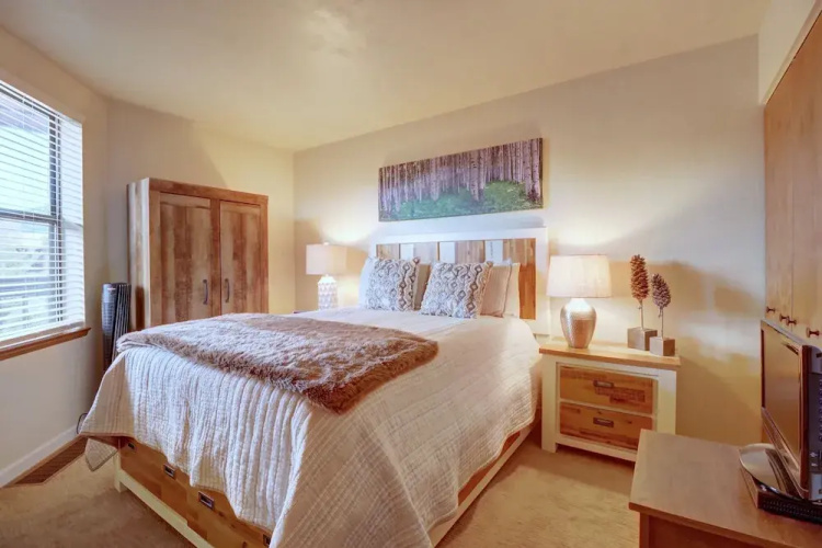 201c Mountain Side 1br 1ba 1 Bedroom Condo by RedAwning