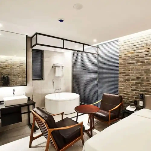 Deluxe room with balcony