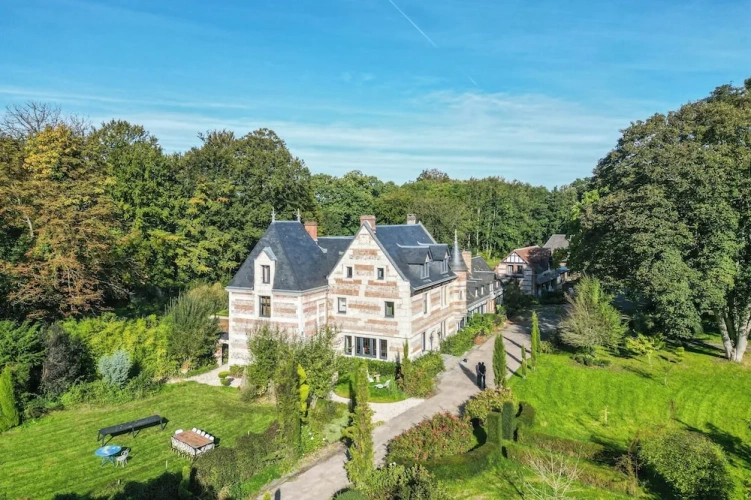 Grand Villa