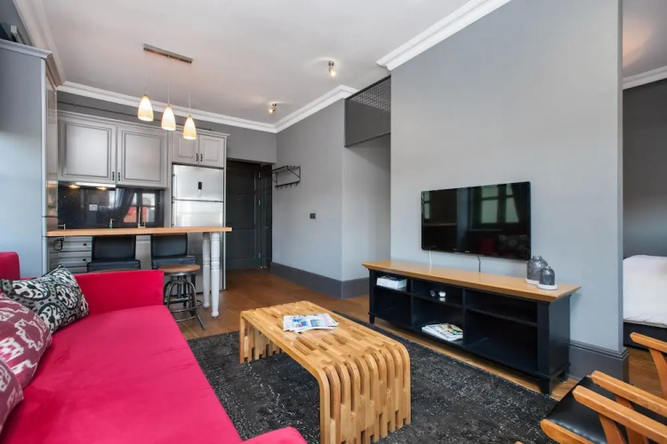 2 Bedroom Apartment w Kitchen