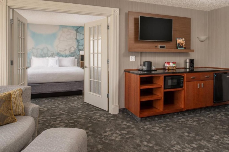 1 Bedroom Suite