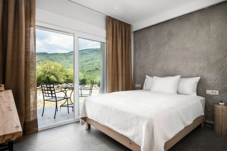 Superior Double room with balcony and with mountain view