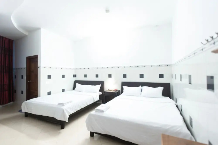 Elisa Hotel