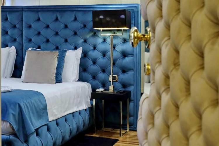 Trevi Diamond Luxury Suites & Jacuzzi
