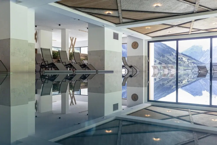 Spacious Apartment With Balcony