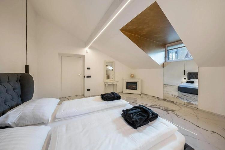 App 9 Palazzo Cavour