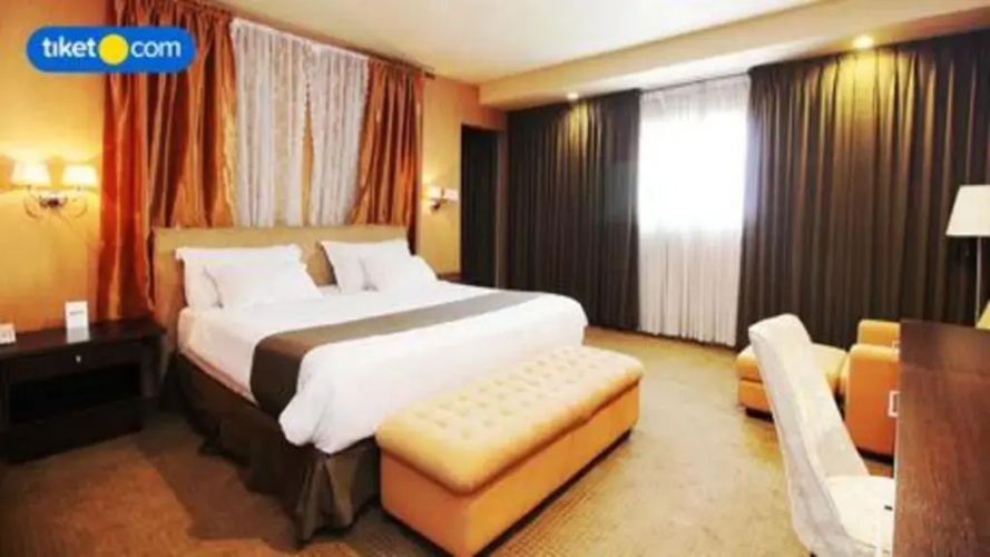Kenari Tower Hotel