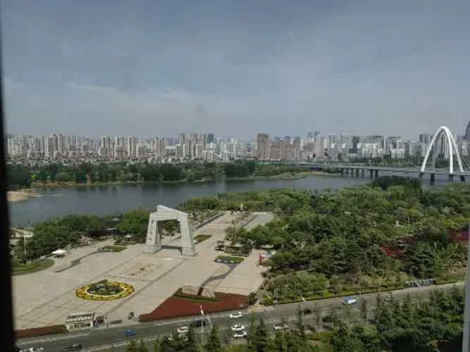 Orange Hotel (Linyi Calligraphy Plaza)