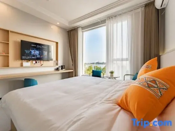 Family Suite with lake view