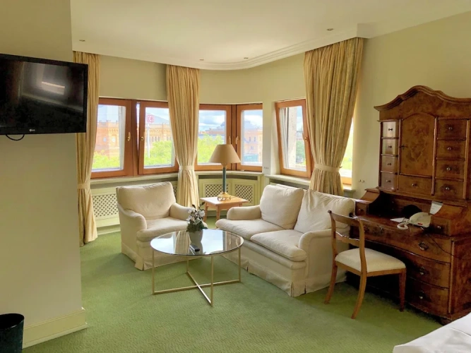 Suite with city view
