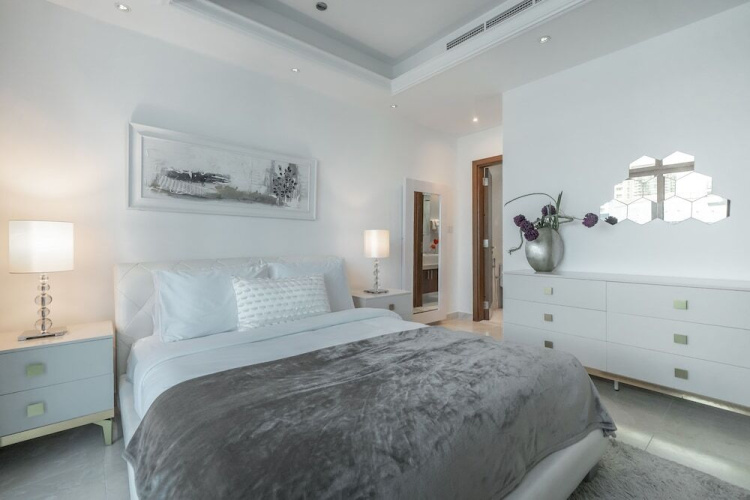 1 BR Luxury Apartment - Orra Marina - MSG 8745