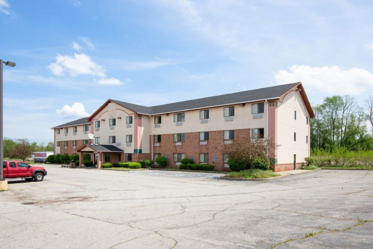 Super 8 Motel - Portage