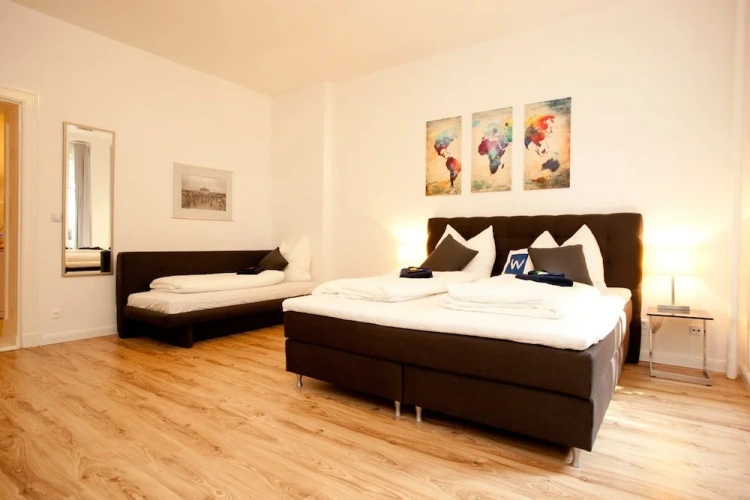 2 Bedrooms Apartment