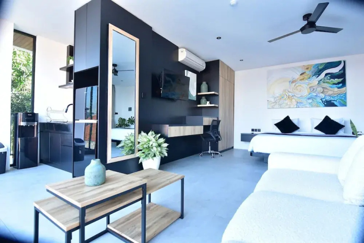 Onyx Beach Hotel