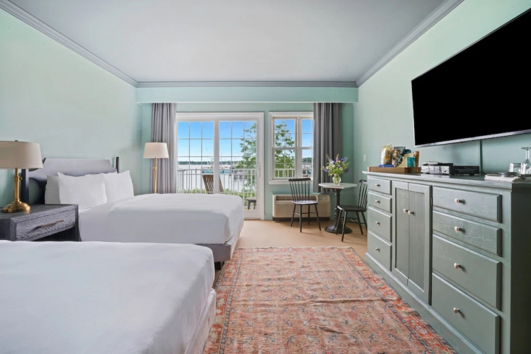 The Harbor Front Inn