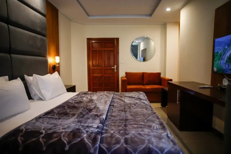 Grand Premium Continental Hotel