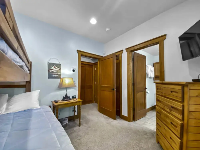 Mountain Ridge 2 Bedroom Townhouse by RedAwning