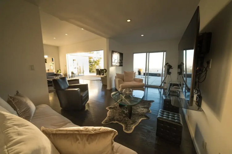 Villa High Views