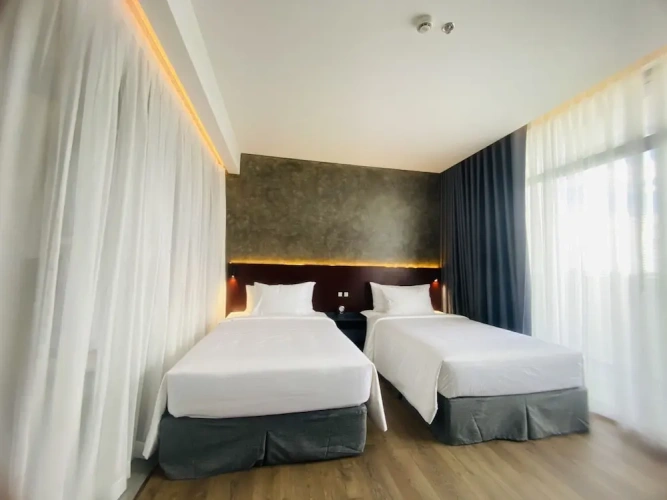 Deluxe Twin room with city view