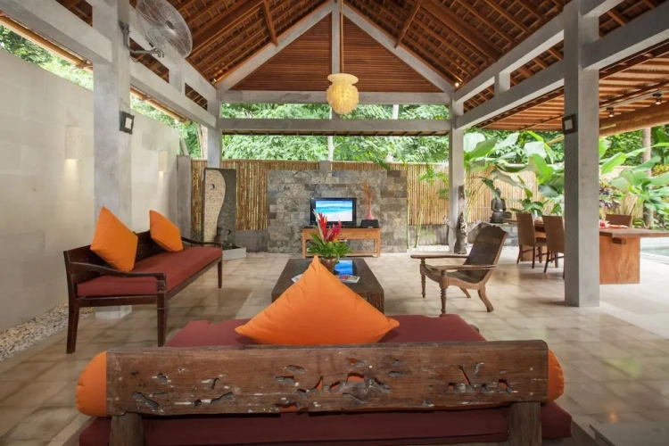 2 Bedrooms Villa with garden view