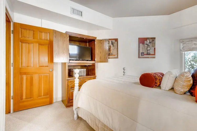 Powder Run C11 3 Bedroom Condo by RedAwning
