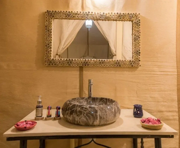 Deluxe Double room with balcony and with courtyard view