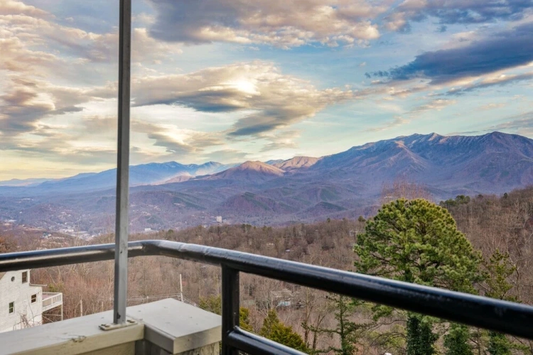 3 Bedrooms Luxury room with mountain view