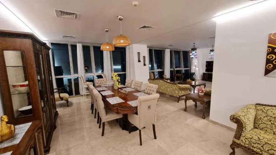 Stunning 3bhk service apartment