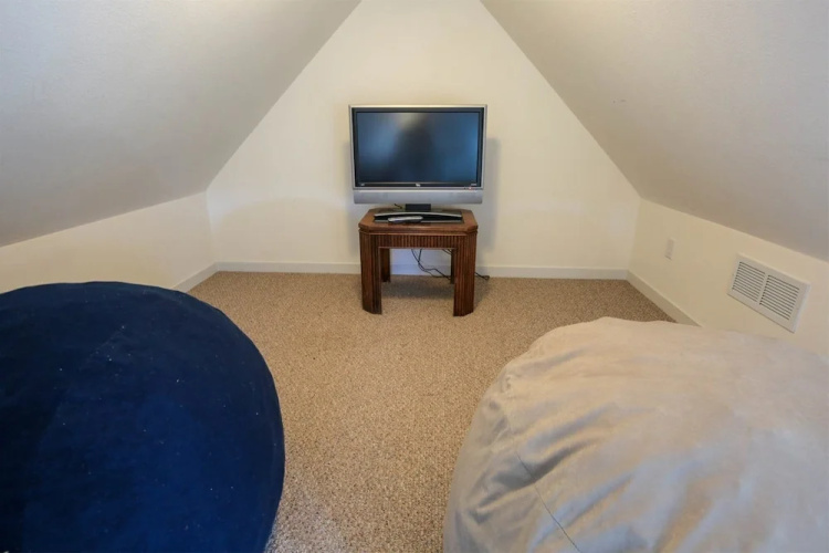 Eddie`s Hideaway #4